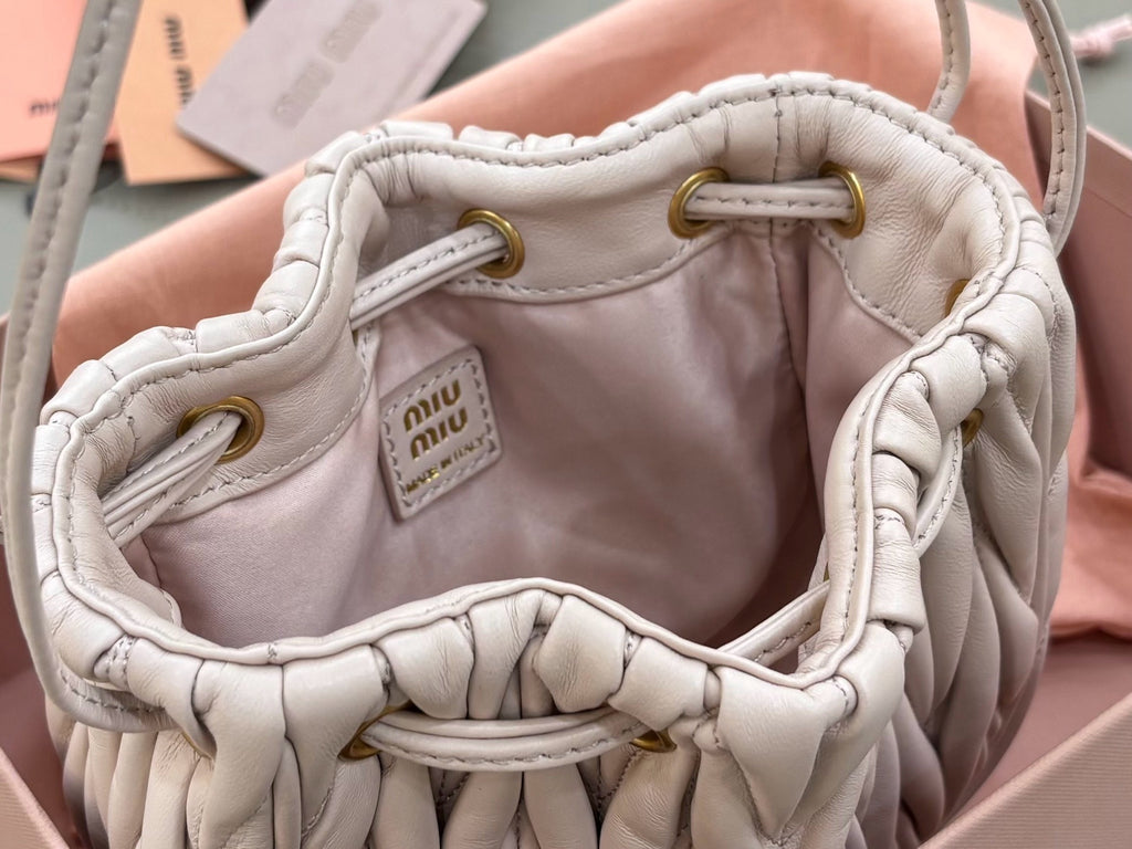 Matelassé Drawstring Cloud Pouch