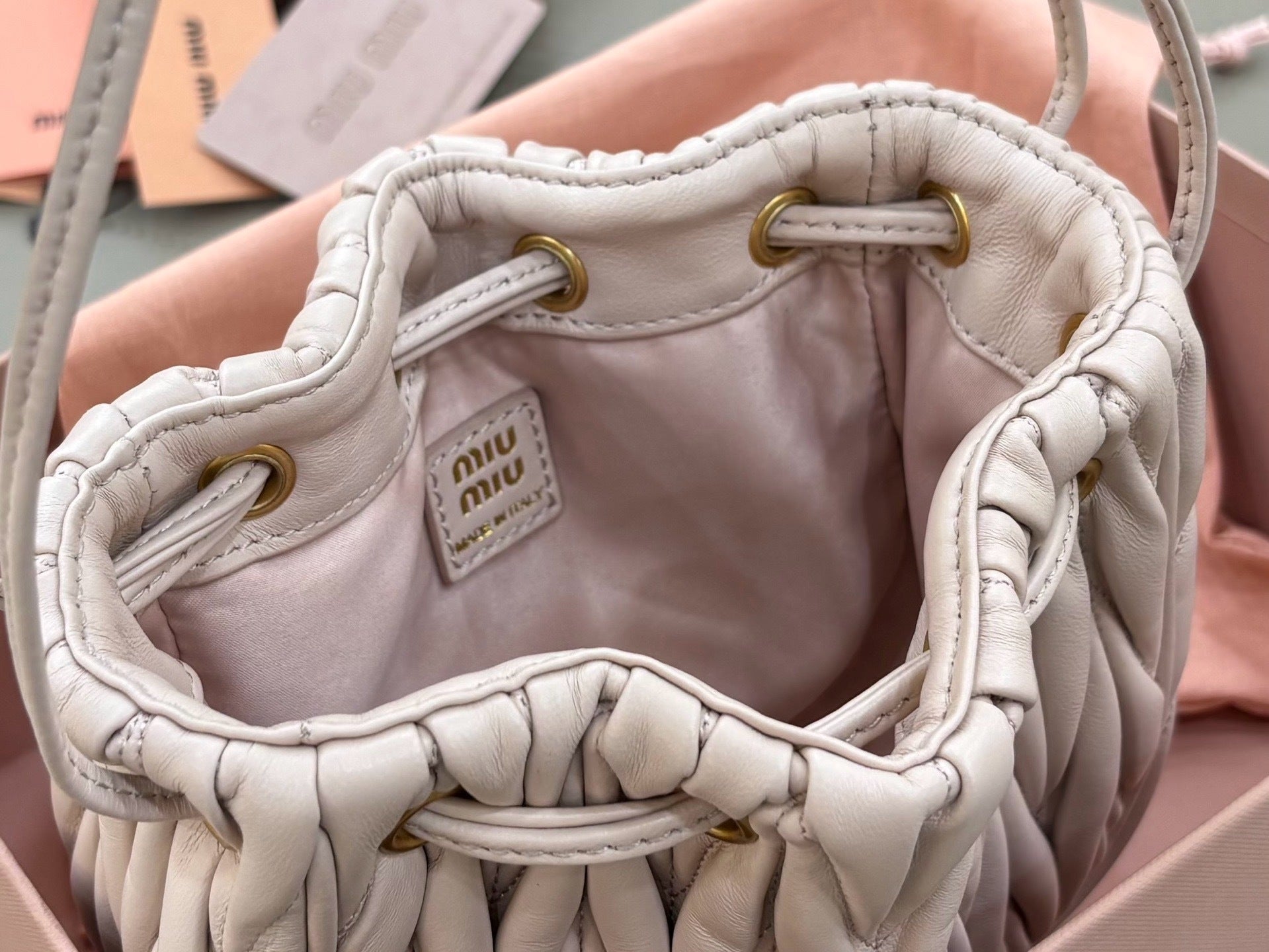 Matelassé Drawstring Cloud Pouch