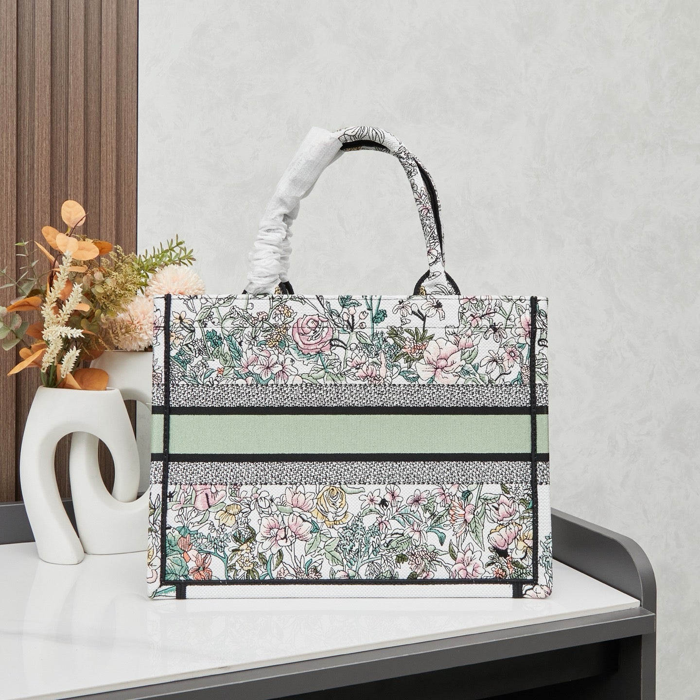 D Book Tote ( Fluorescent green rose )