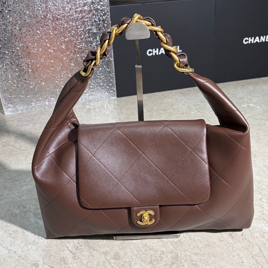 Oversized Soft Leather Hobo Shoulder Bag with Chunky Chain – 43cm