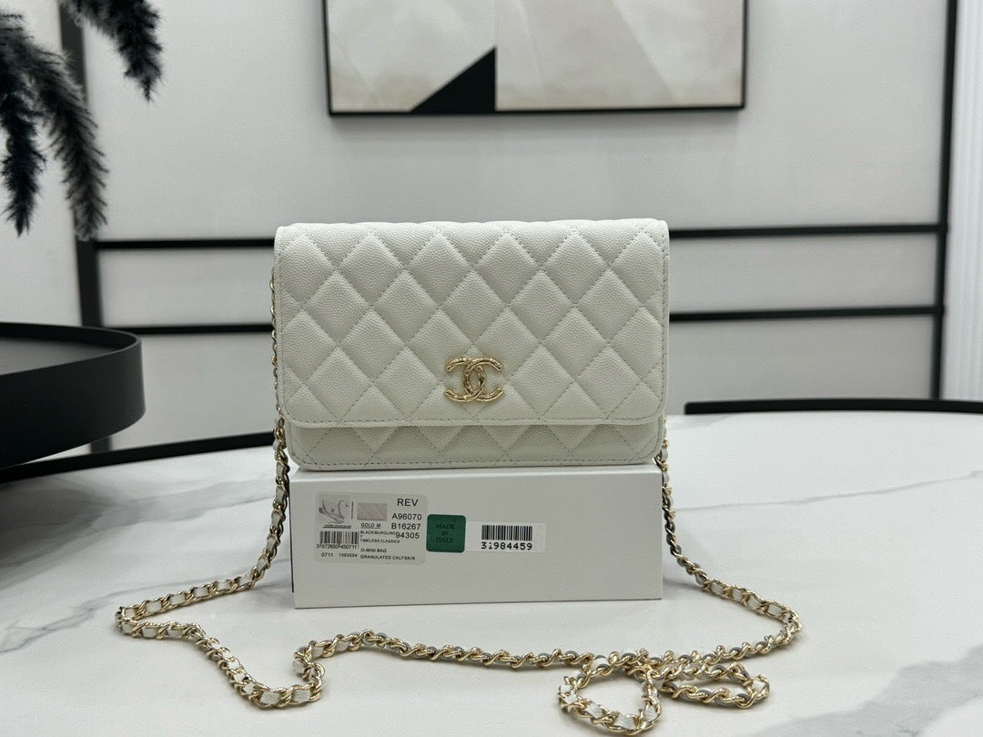 Classic Quilted Wallet-On-Chain · Premium Edition