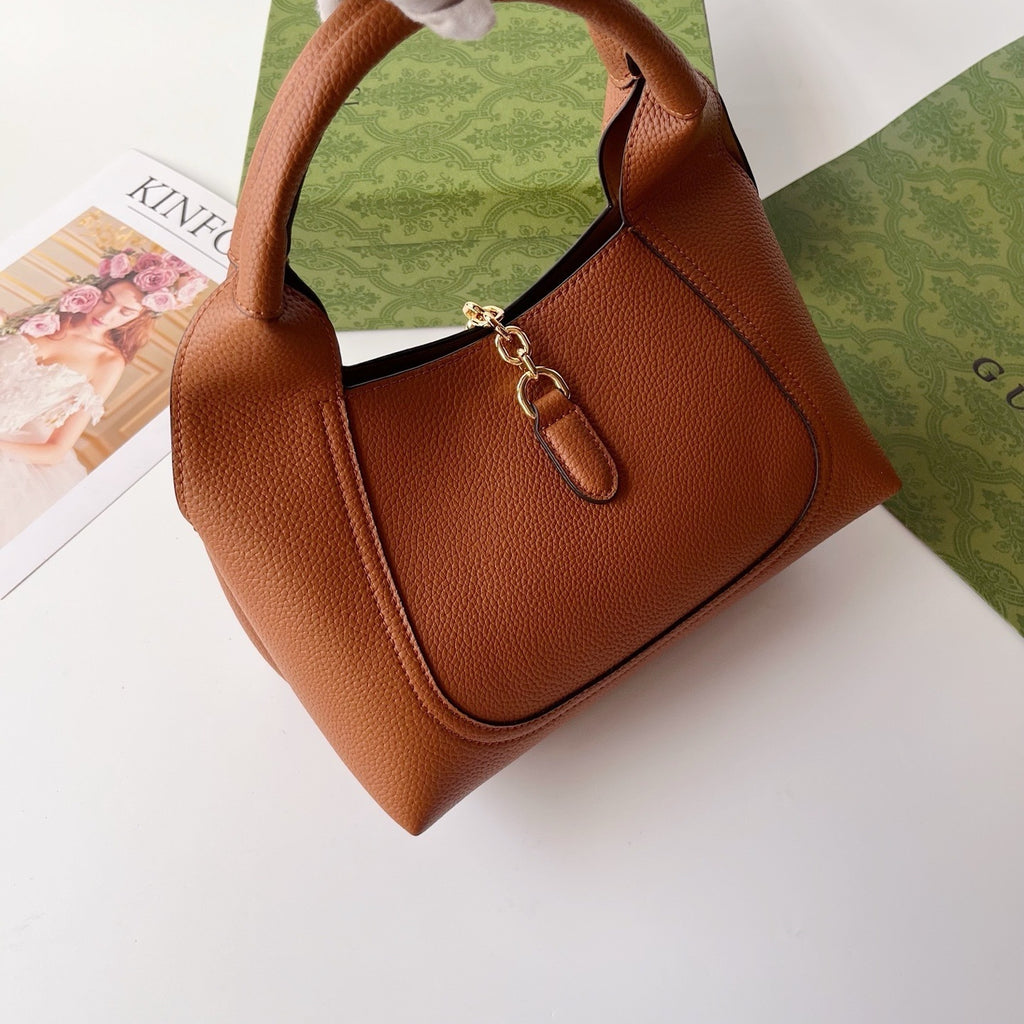 Softbit Maxi Shoulder Bag :  Medium
