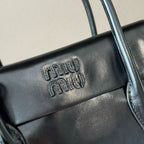 Vintage-Inspired Top Handle Bag – Dual-Flap Design