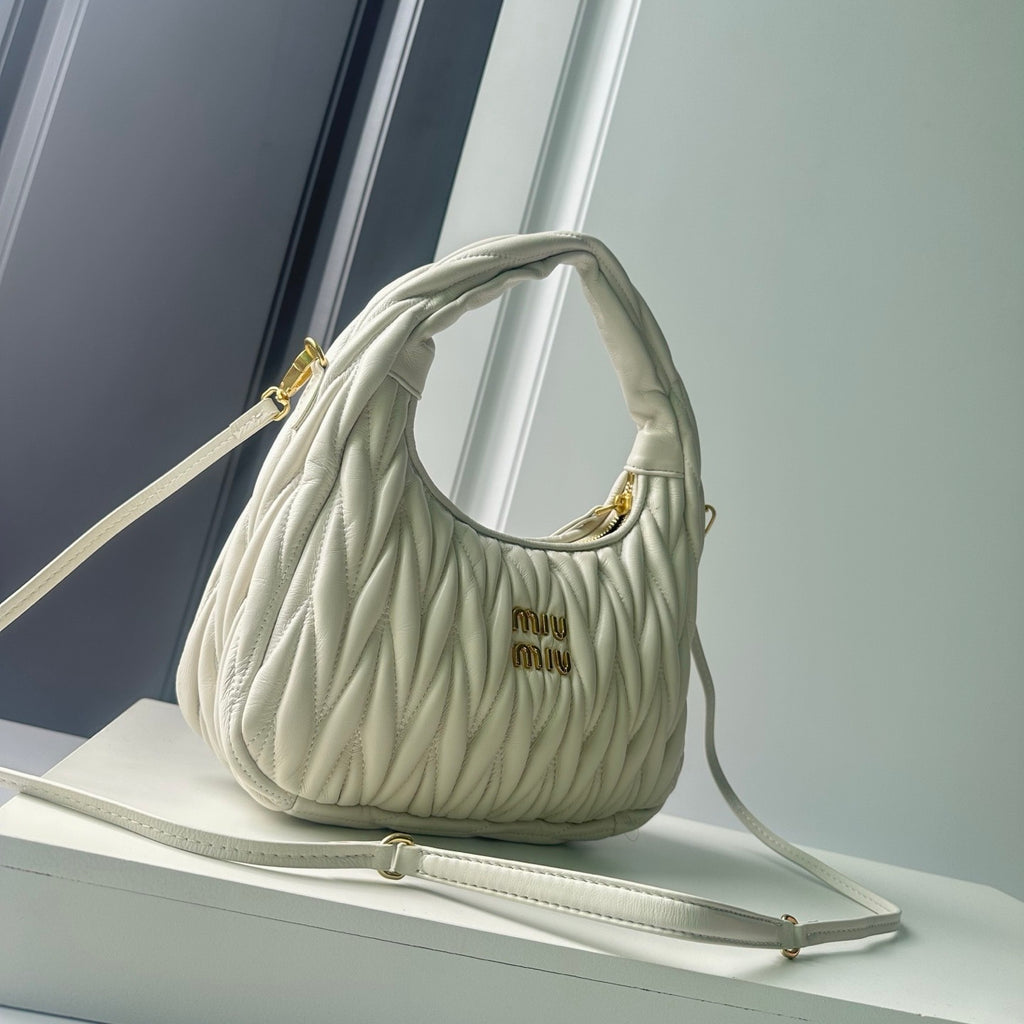 Medium Quilted Leather Handbag – Matelassé Texture, 29cm