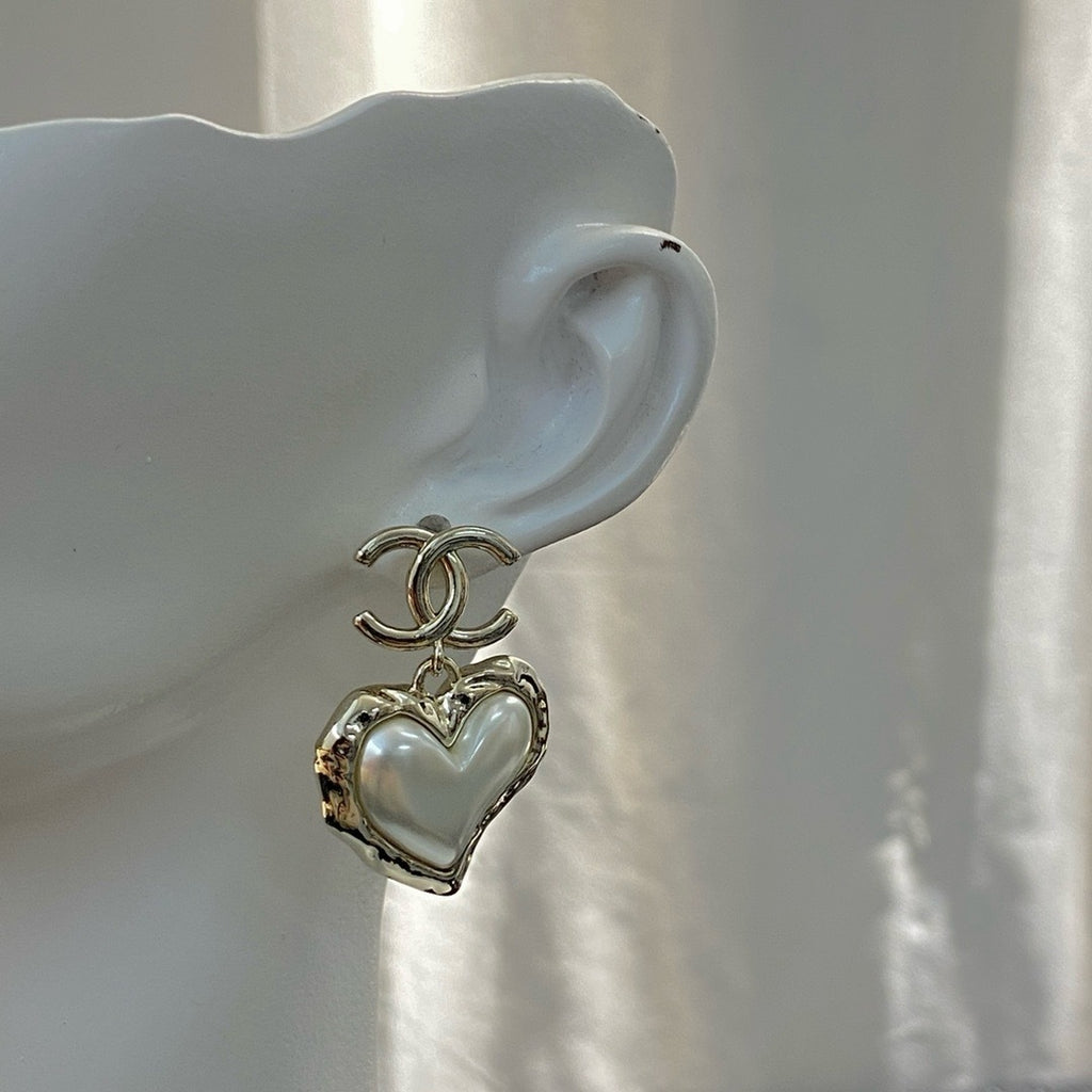 Glass Gemstone Heart Earrings – Pastel Elegance