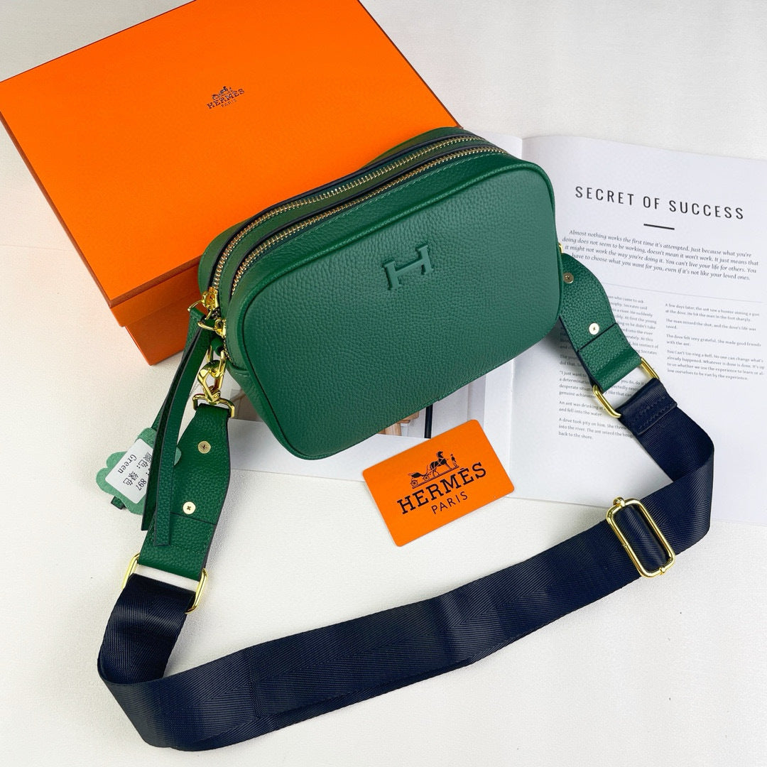 Full-Leather Camera Bag | Adjustable & Detachable Strap