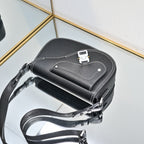 Fall Oblique Saddle Messenger Bag
