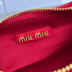 Full-Grain Leather Shoulder Bag – Minimal Chic