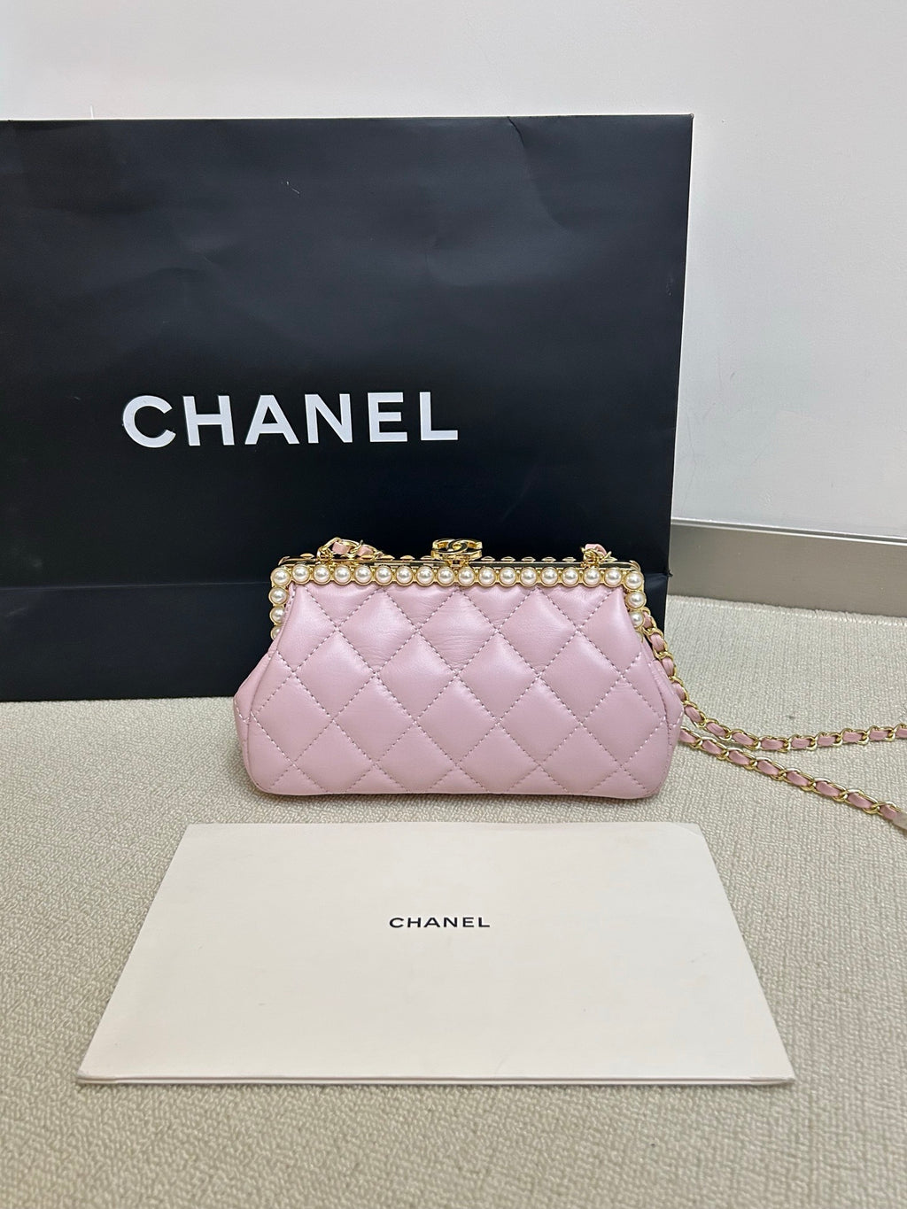 Pearl Evening Bag – Miniature Work of Art