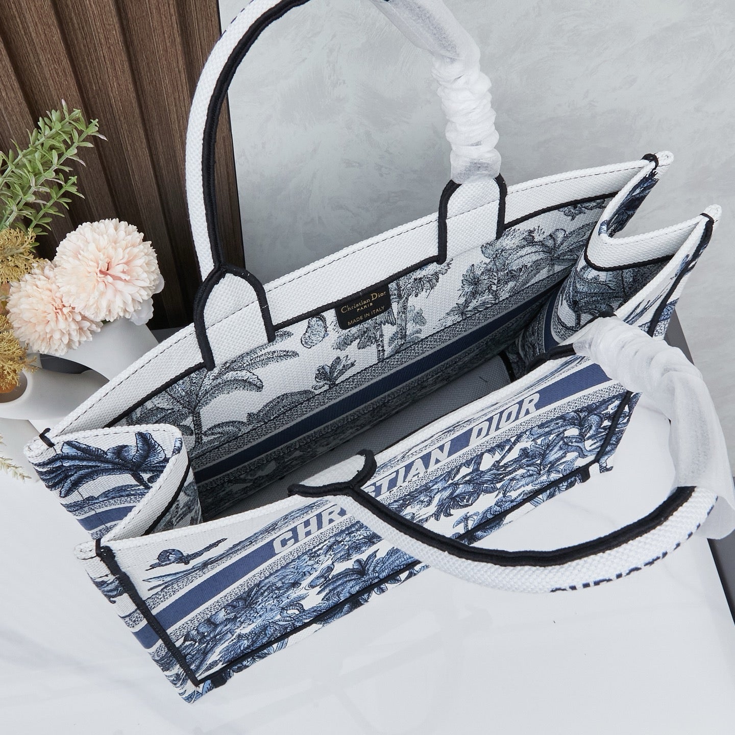 D Book Tote ( Blue Coconut Tree )