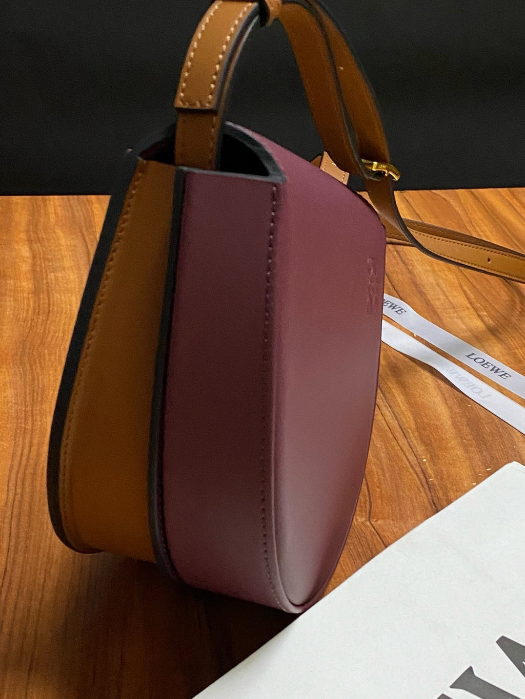 Compact Two-Tone Leather Shoulder Bag – Adjustable Strap, 17.8cm