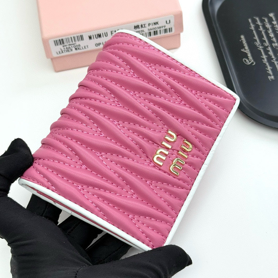 New-Season Compact Tri-Fold Mini Wallet – Embossed Design