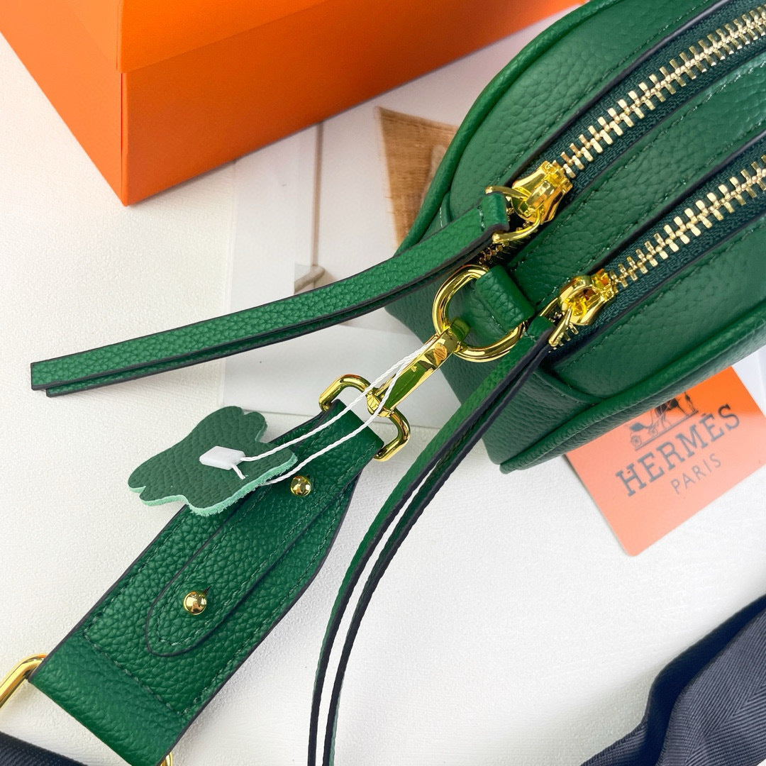 Full-Leather Camera Bag | Adjustable & Detachable Strap
