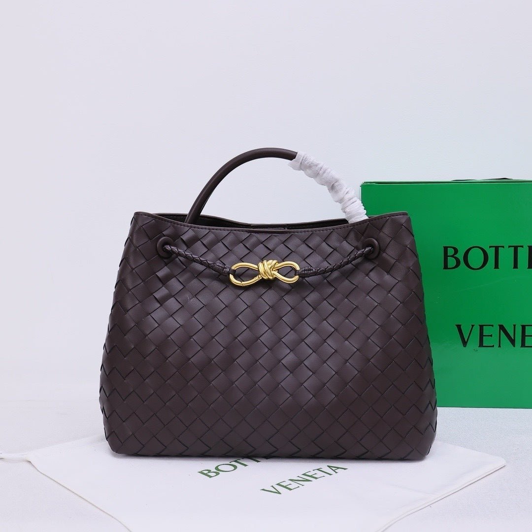 B*V | 23 New Andiamo Handbag
