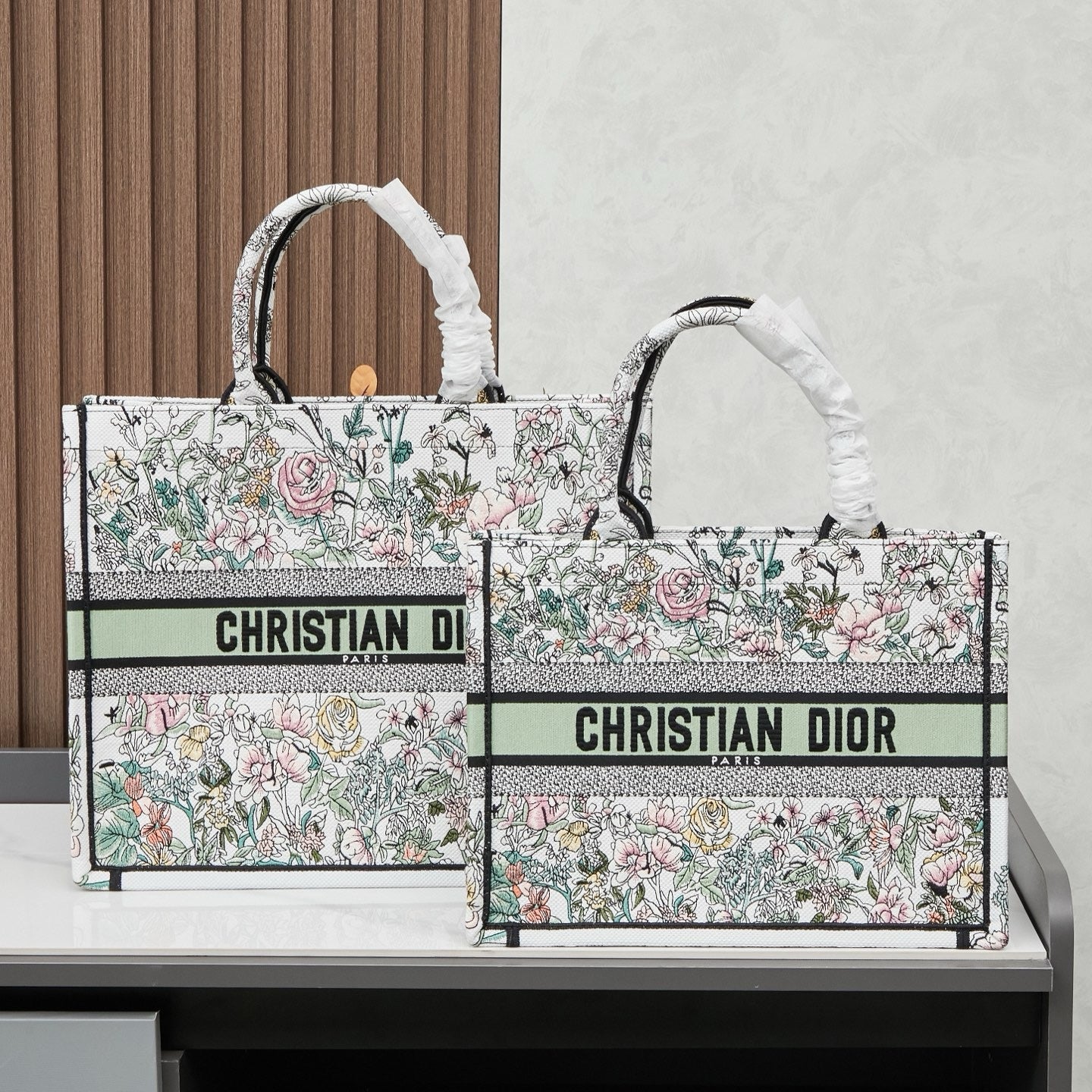 D Book Tote ( Fluorescent green rose )