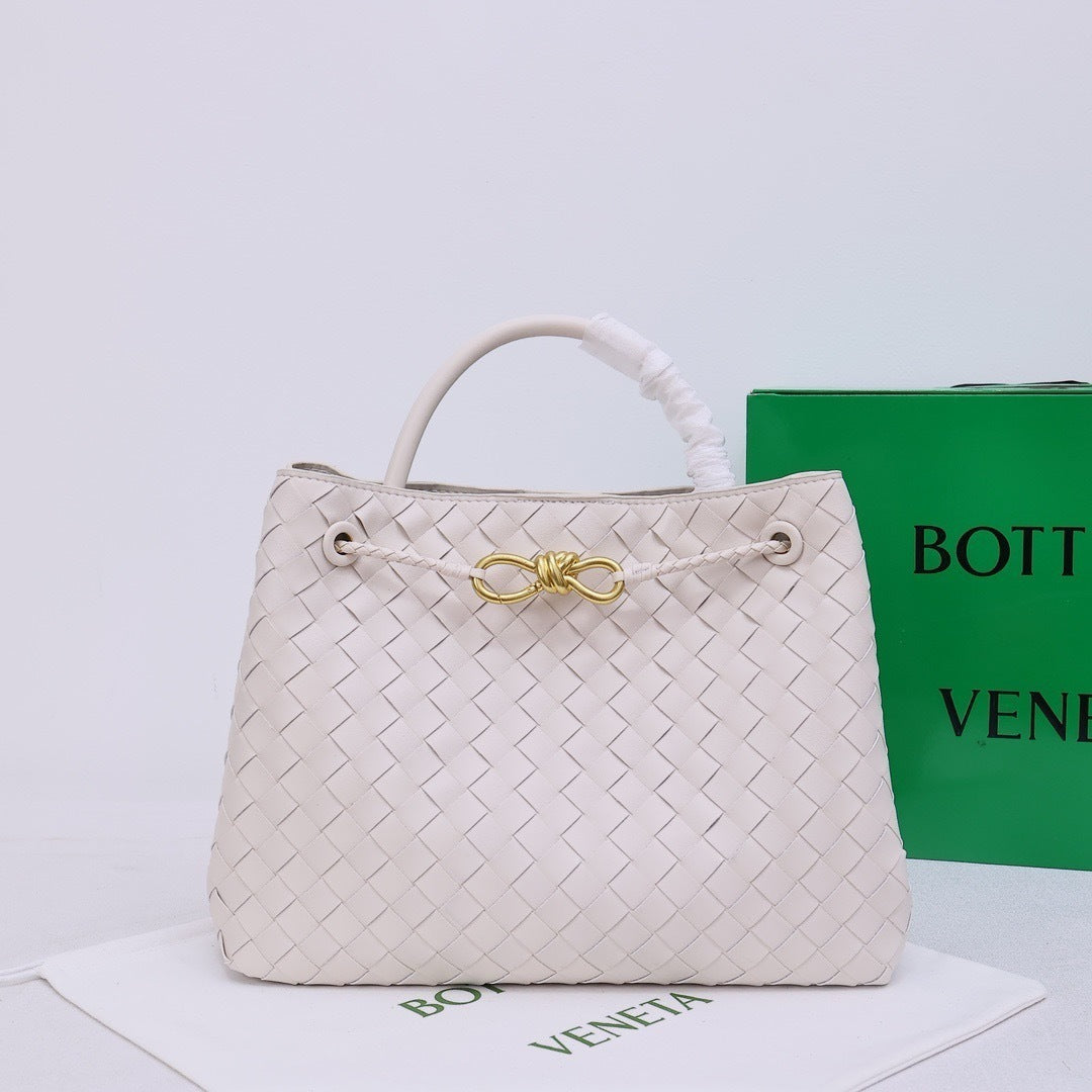 B*V | 23 New Andiamo Handbag