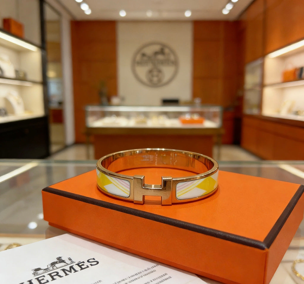 Elegant Enamel Bangle Bracelet ✨