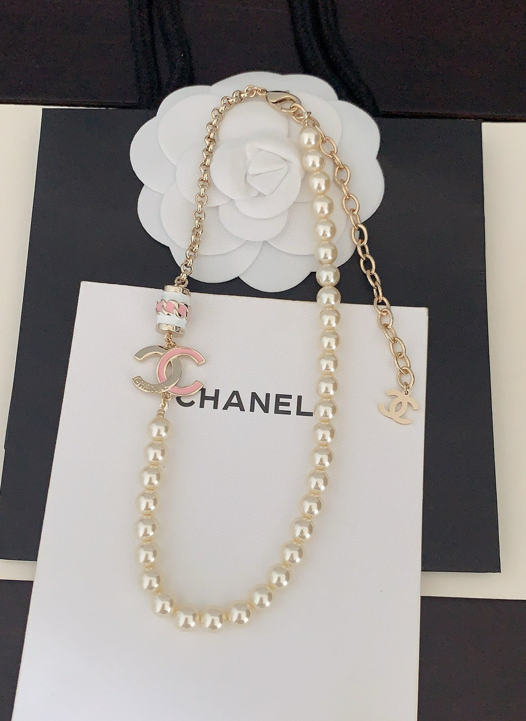 Elegant Soft Pink Pearl Necklace 🩷✨