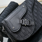 Fall Oblique Saddle Messenger Bag
