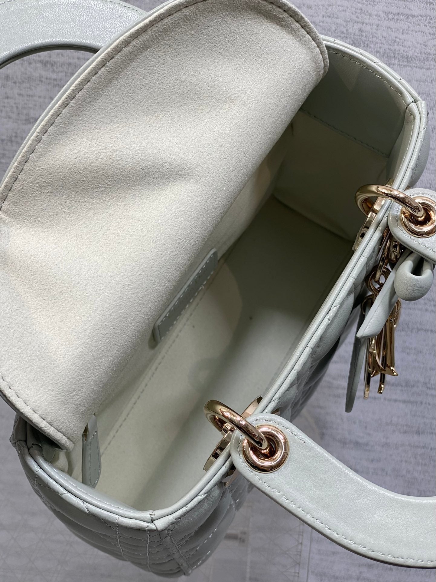 Classic Bow Top Handle Bag 🎀- Premium Quality