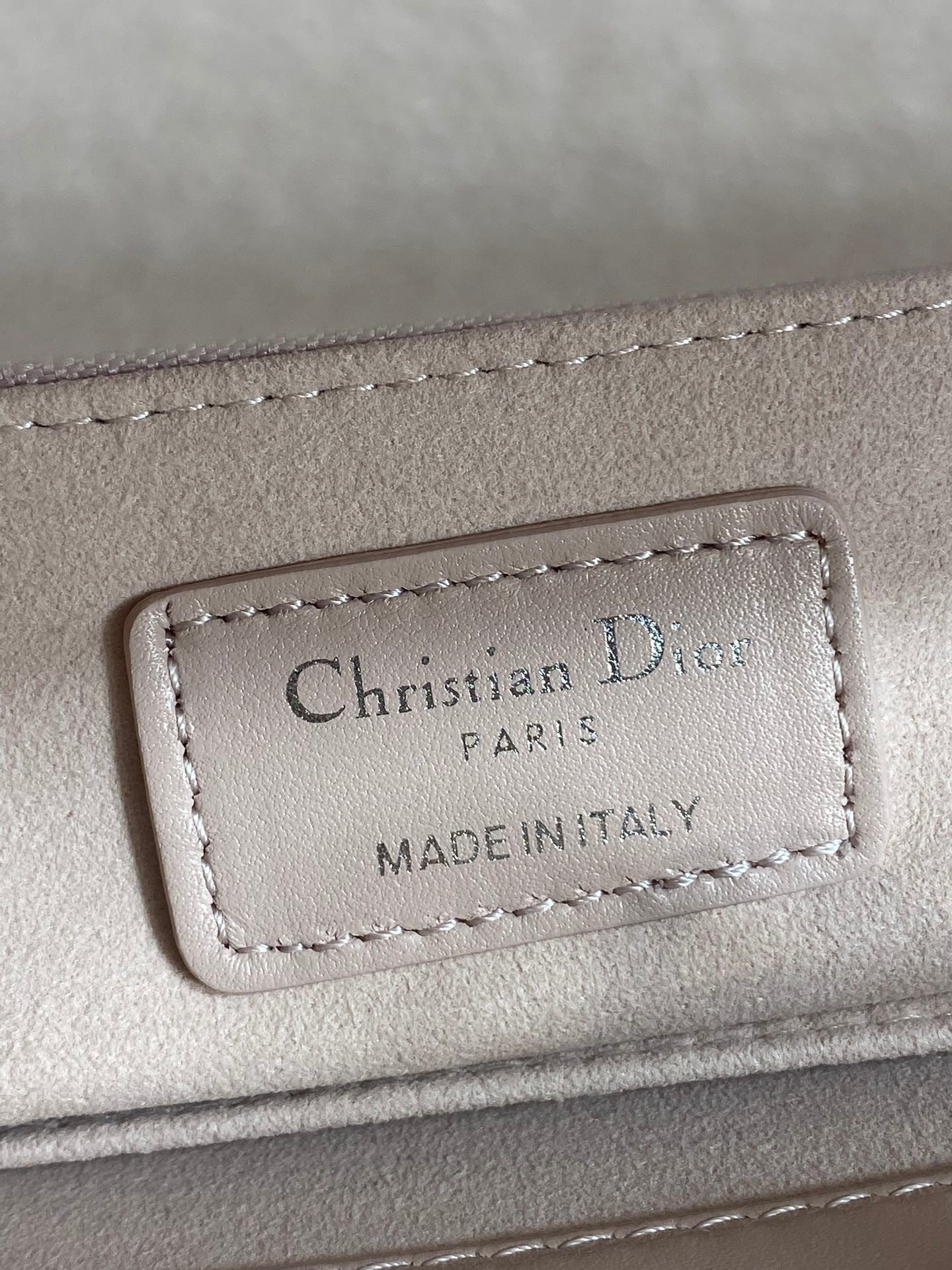 Classic Bow Top Handle Bag 🎀- Premium Quality