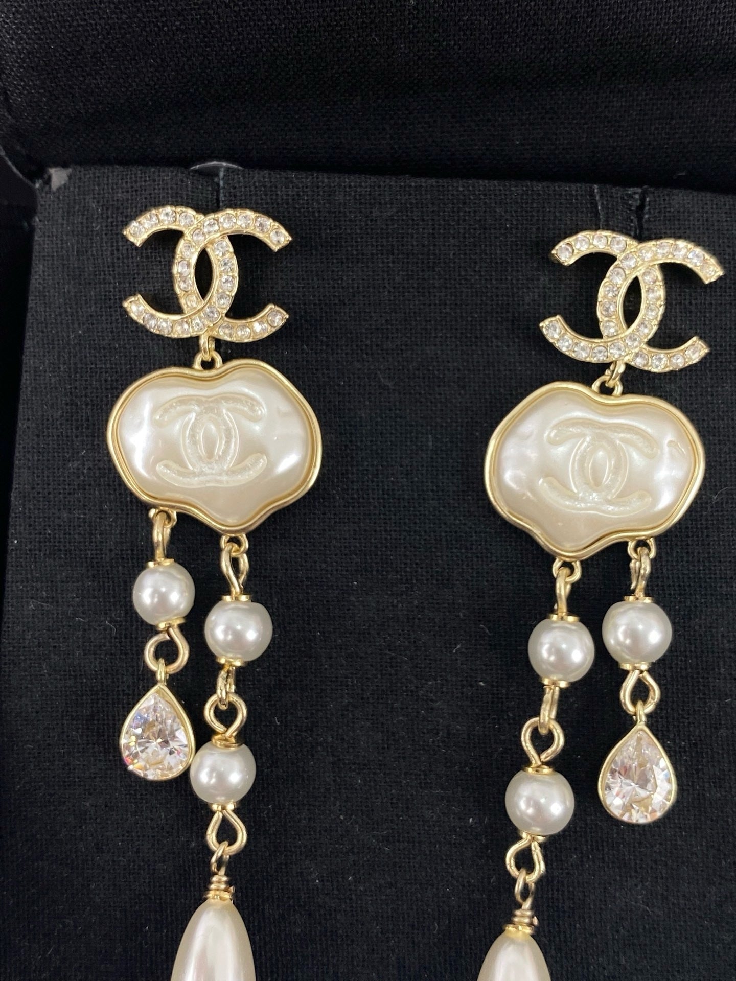 Resin Pearl & Tassel Drop Earrings – Cloud-Inspired Elegance