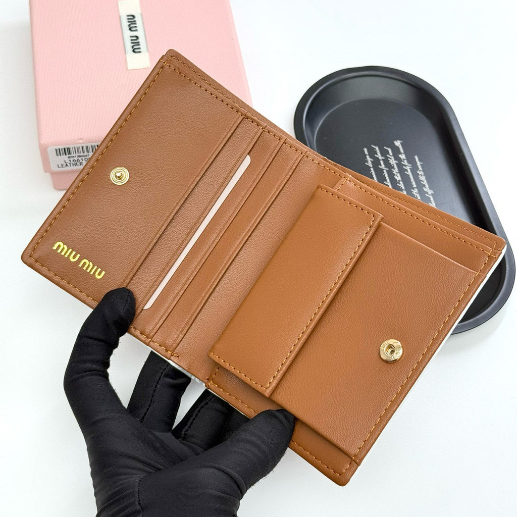 New-Season Compact Tri-Fold Mini Wallet – Embossed Design