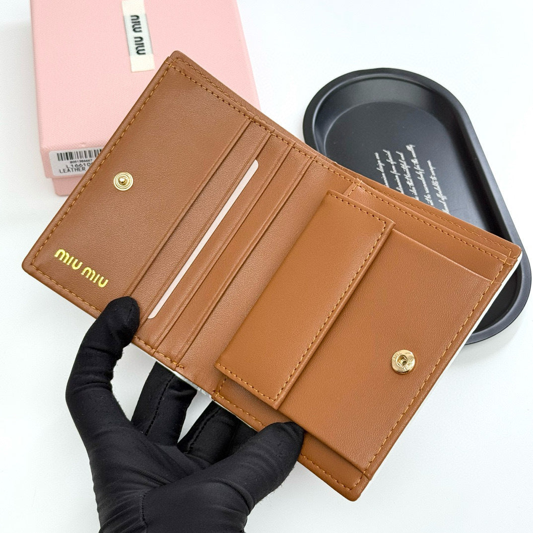 New-Season Compact Tri-Fold Mini Wallet – Embossed Design