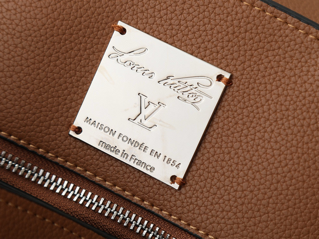 Georges Medium Tote Bag