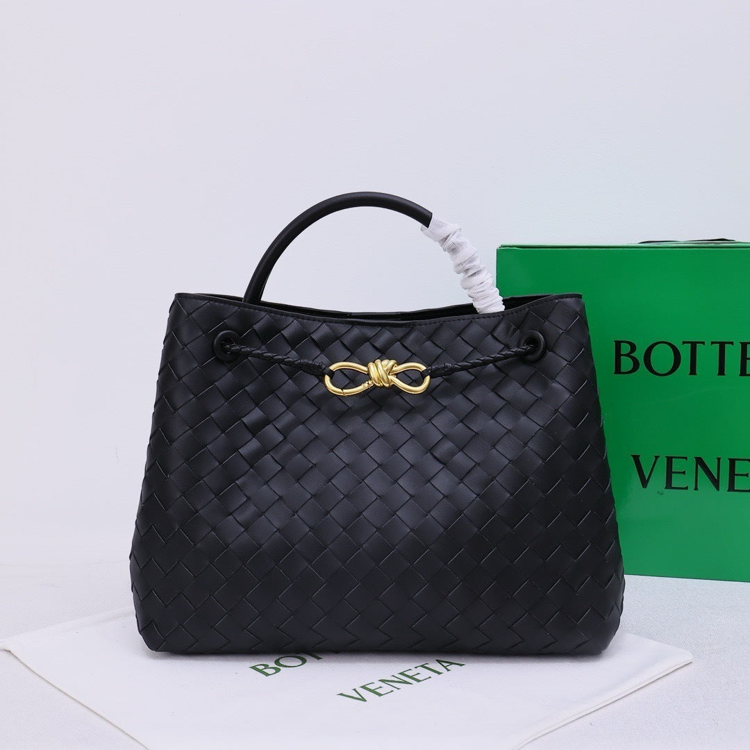 B*V | 23 New Andiamo Handbag