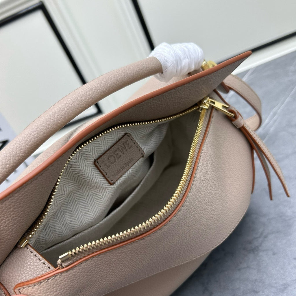 Geometric Structured Shoulder Bag – Puzzle Edge Style, 24cm