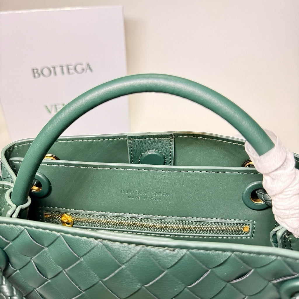 B*V | 23 New Andiamo Handbag