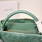B*V | 23 New Andiamo Handbag