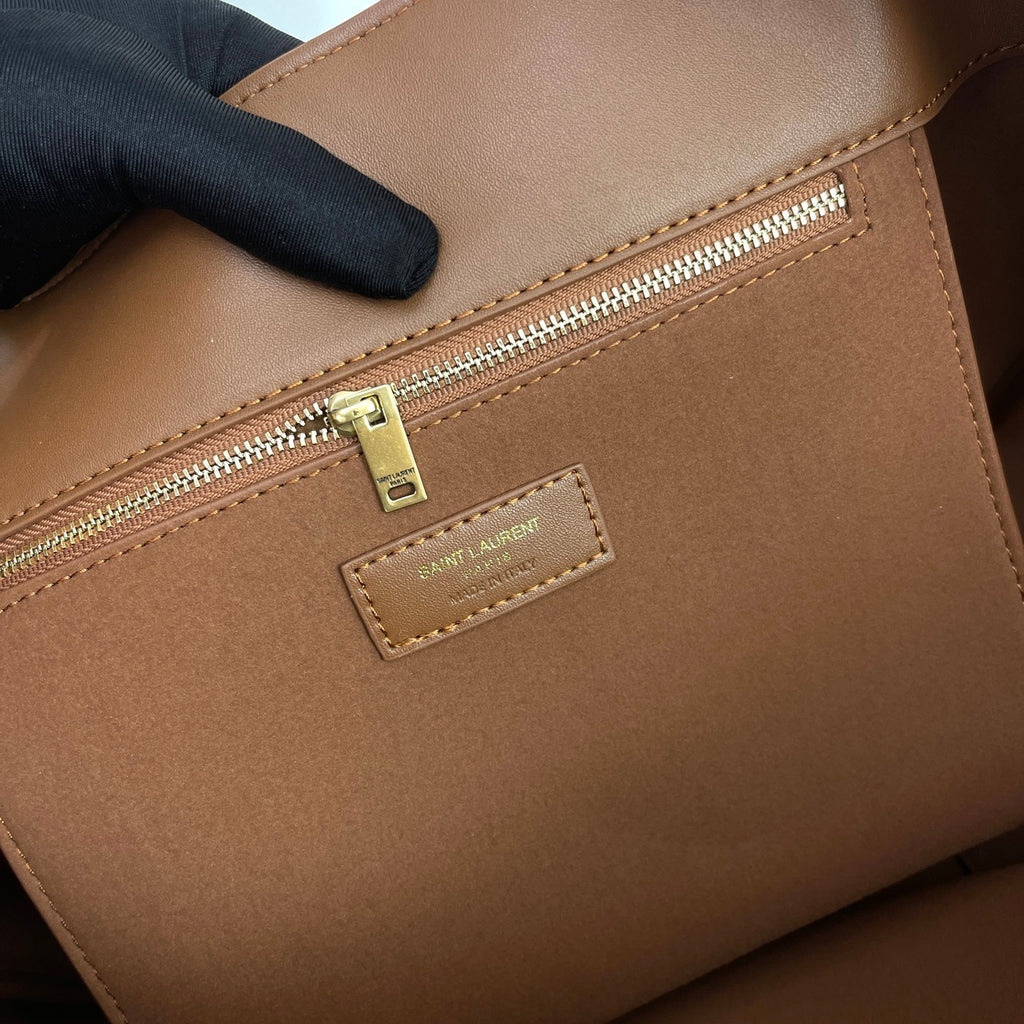 BEA High-Quality Leather Hobo Bag