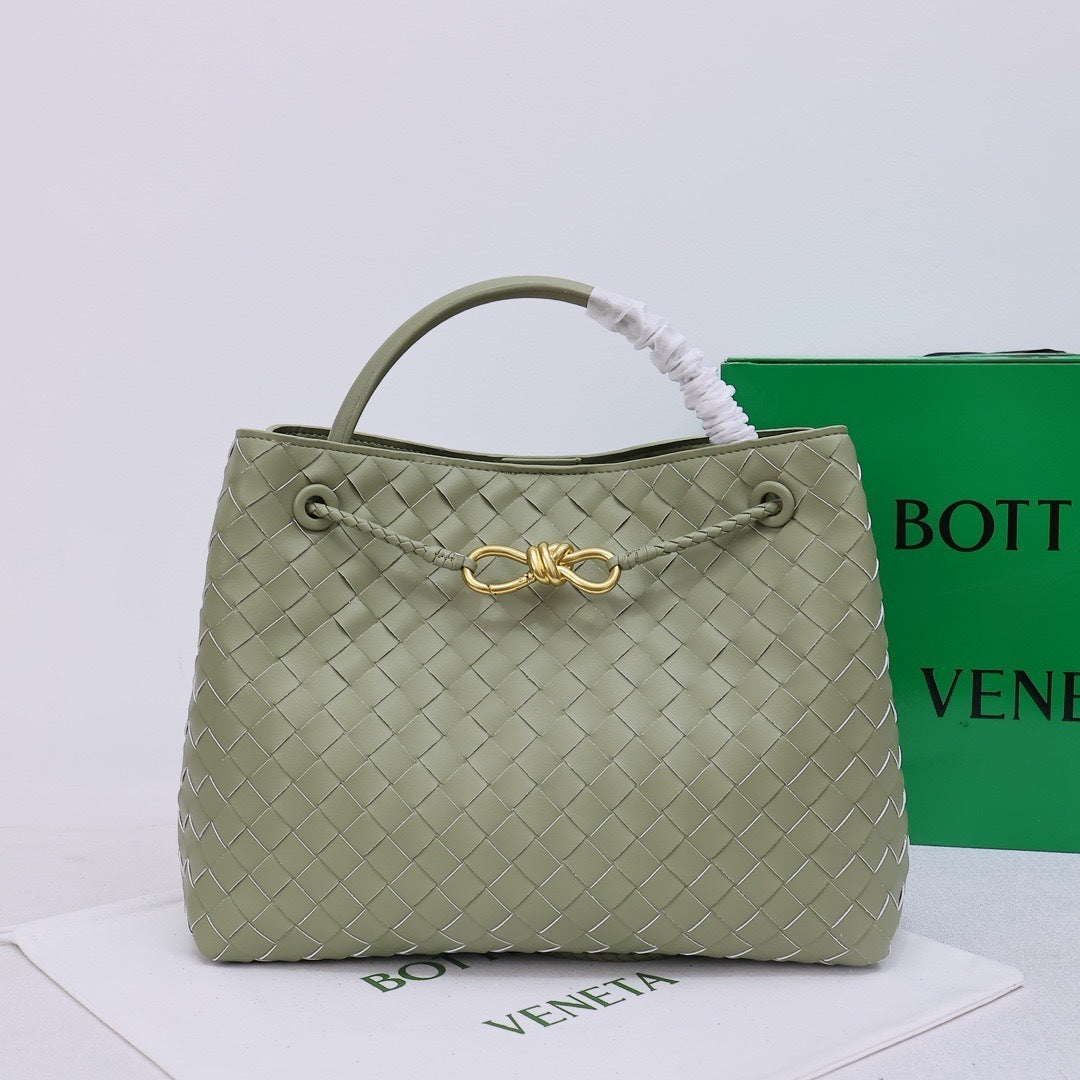 B*V | 23 New Andiamo Handbag