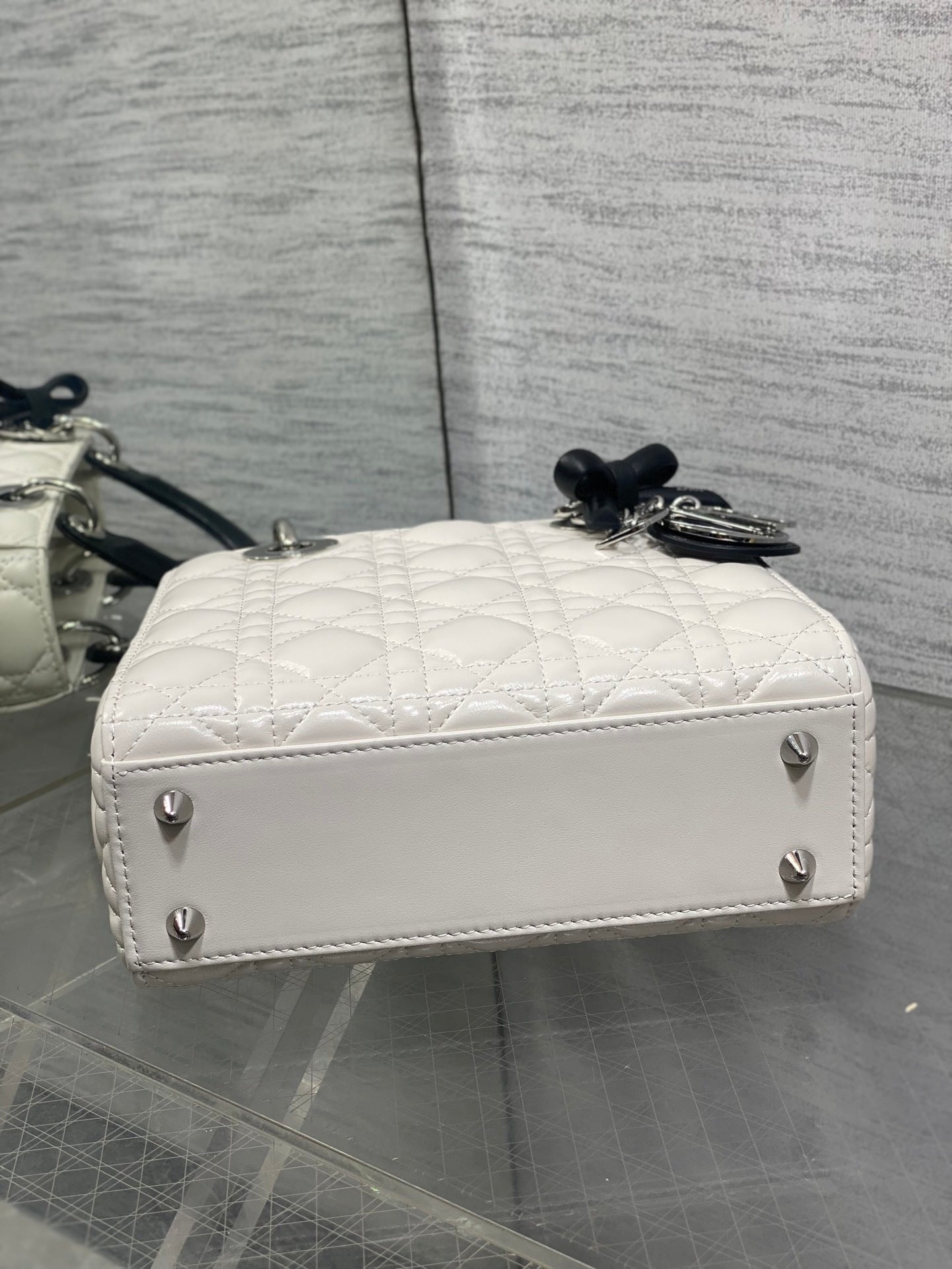 Classic Bow Top Handle Bag 🎀- Premium Quality