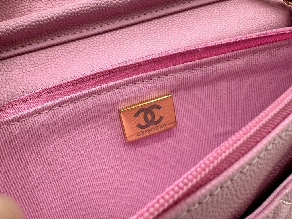 Classic Quilted Wallet-On-Chain · Premium Edition