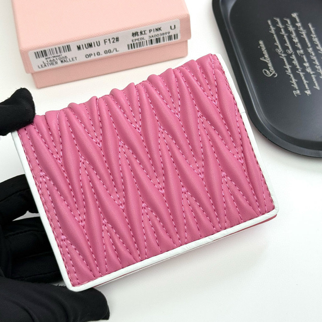 New-Season Compact Tri-Fold Mini Wallet – Embossed Design