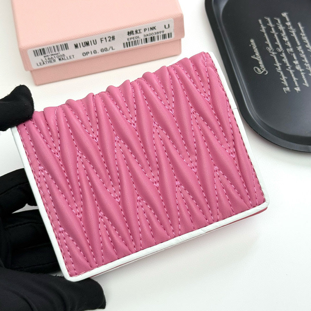 New-Season Compact Tri-Fold Mini Wallet – Embossed Design
