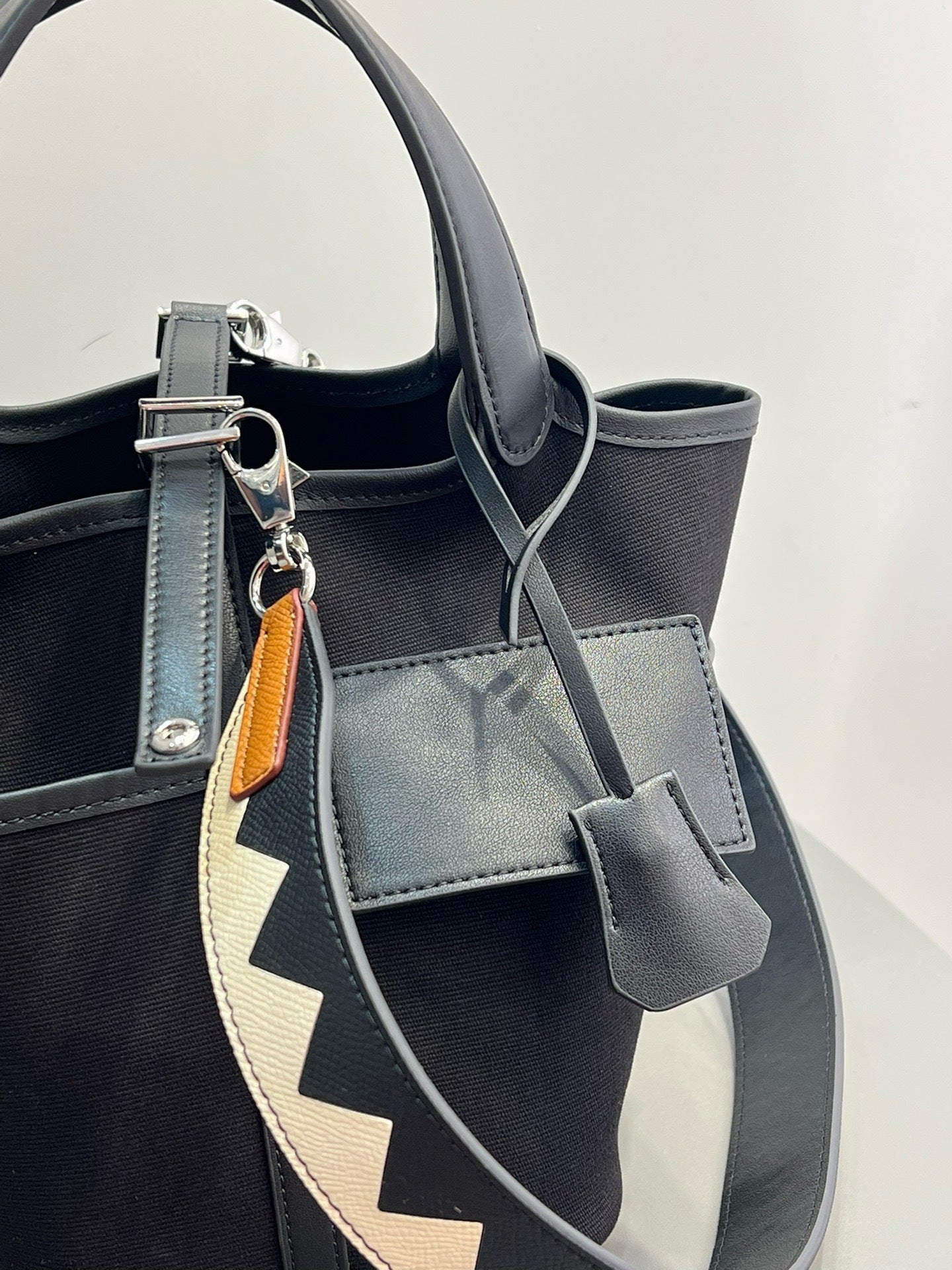 Cow Leather Two-Way Tote Bag – 18 × 14 × 19 cm
