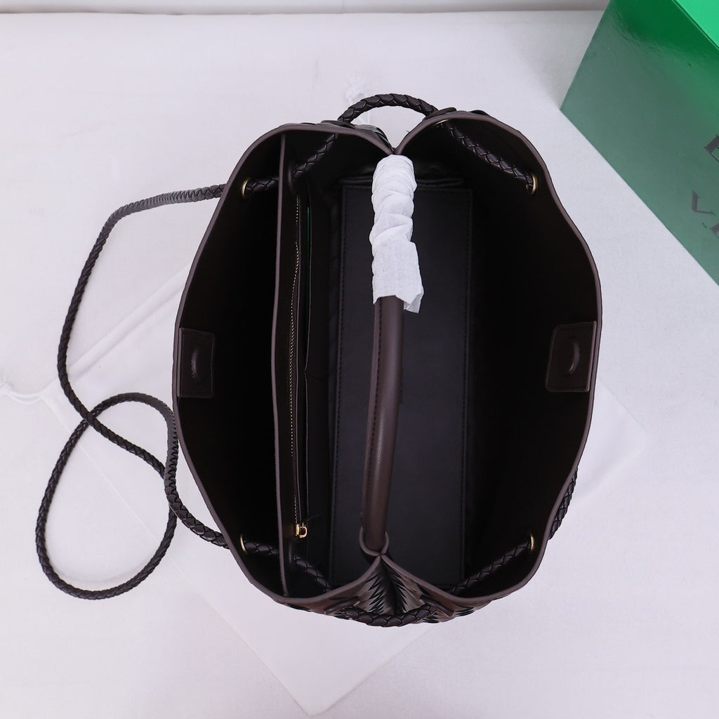 B*V | 23 New Andiamo Handbag
