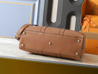 Georges Medium Tote Bag