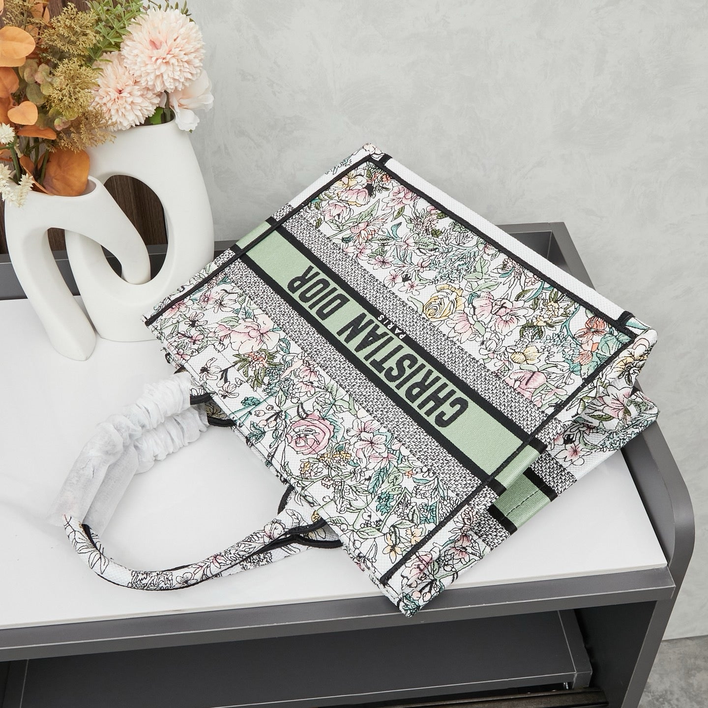 D Book Tote ( Fluorescent green rose )