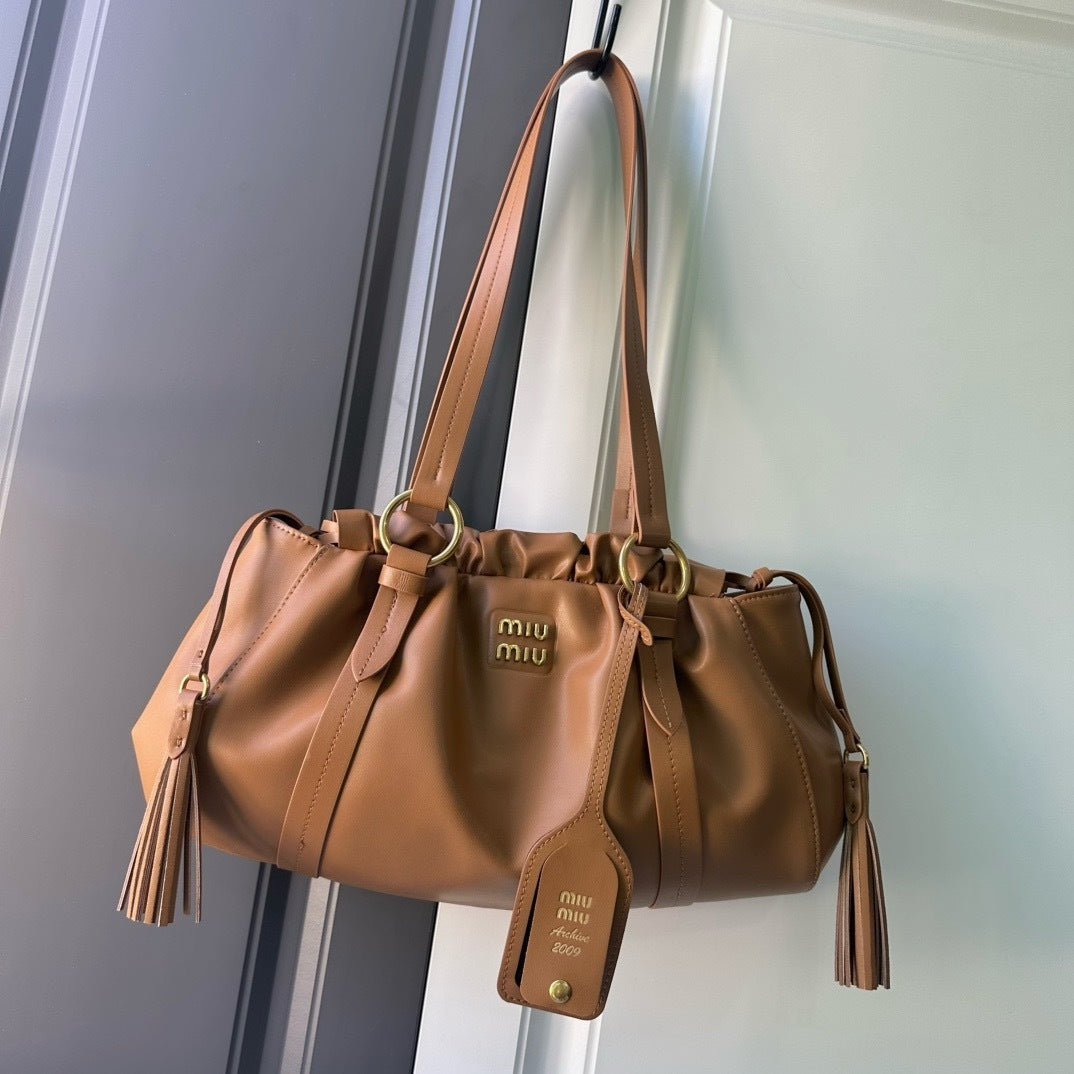 Vintage-Inspired Shoulder Bag