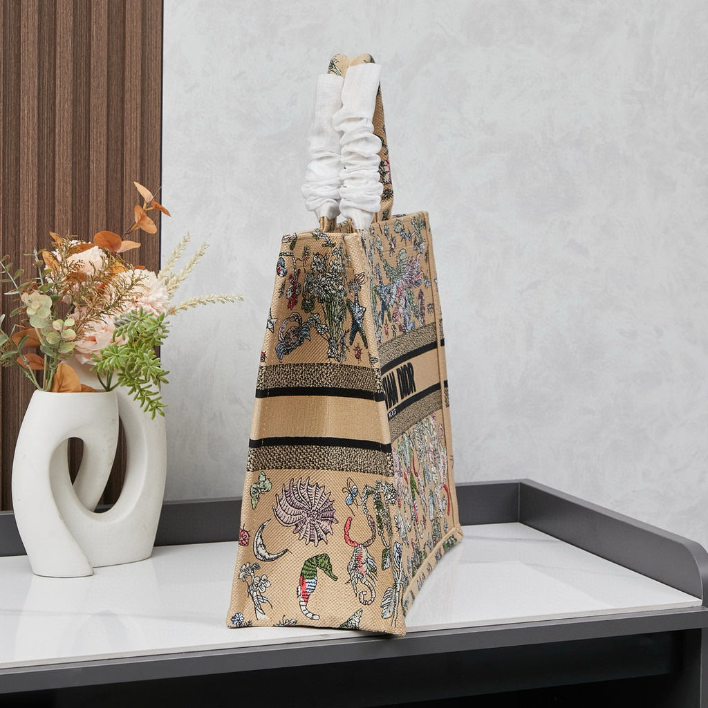 D Book Tote ( Apricot Ocean World )