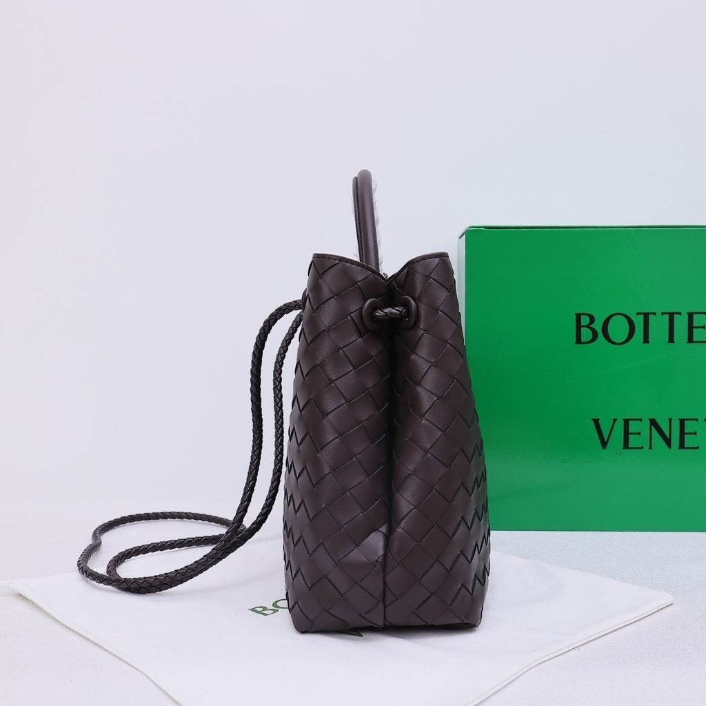 B*V | 23 New Andiamo Handbag
