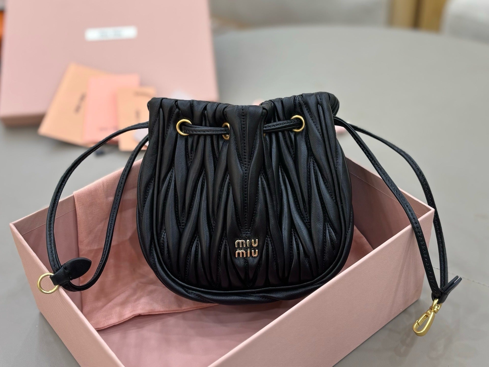 Matelassé Drawstring Cloud Pouch