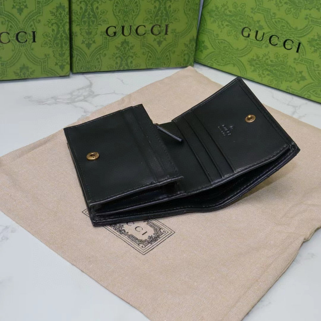 Premium Quilted Leather Card Holder – Compact & Elegant