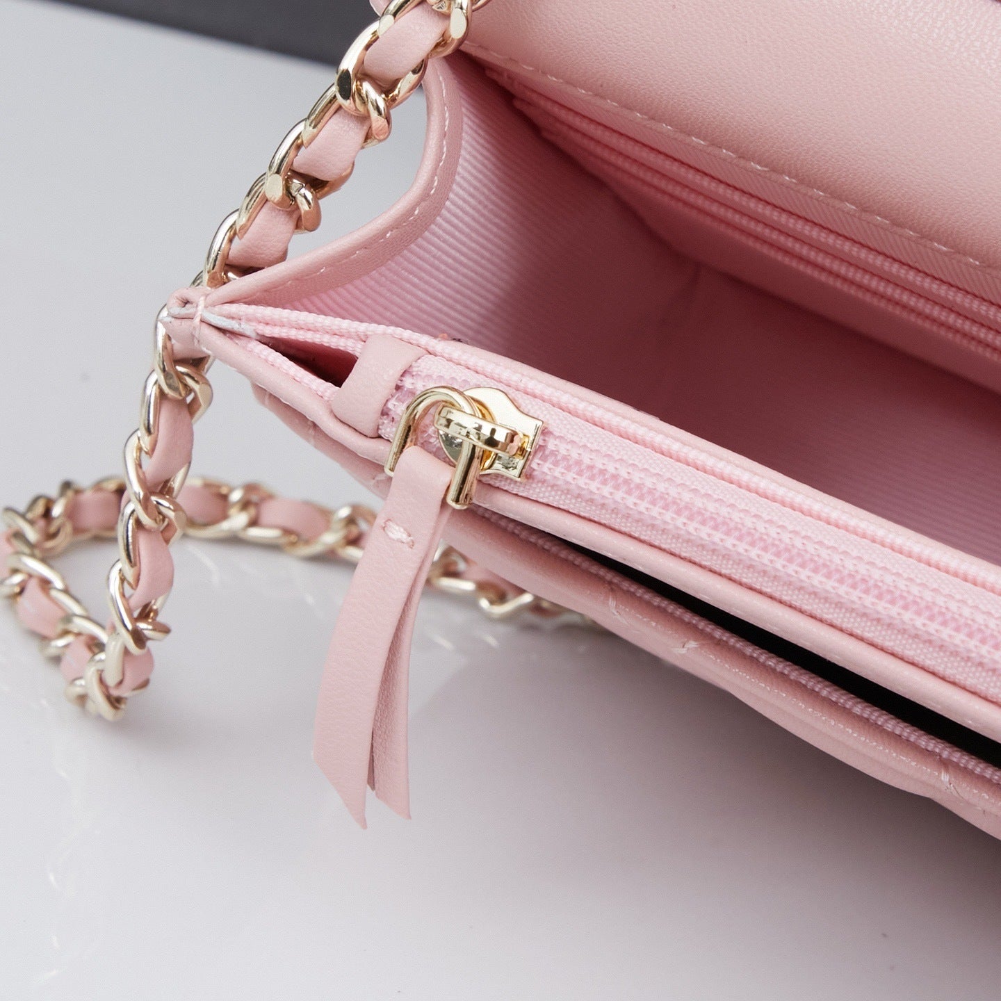 Quilted Calfskin Wallet-On-Chain Bag