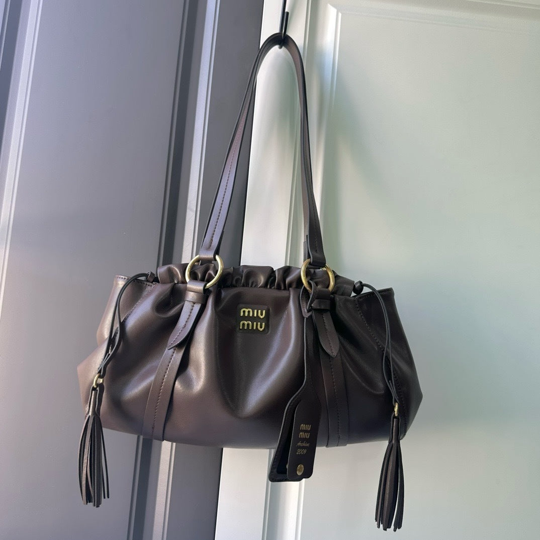 Vintage-Inspired Shoulder Bag